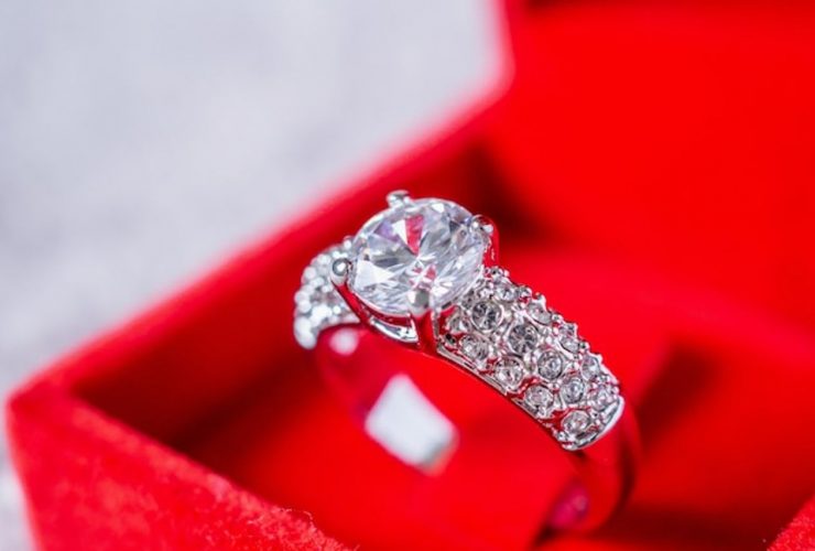 engagement diamond ring red jewelry gift box 293060 1504